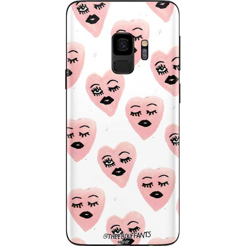Bouffants and Broken Hearts Winking Hearts Galaxy S9 Skin
